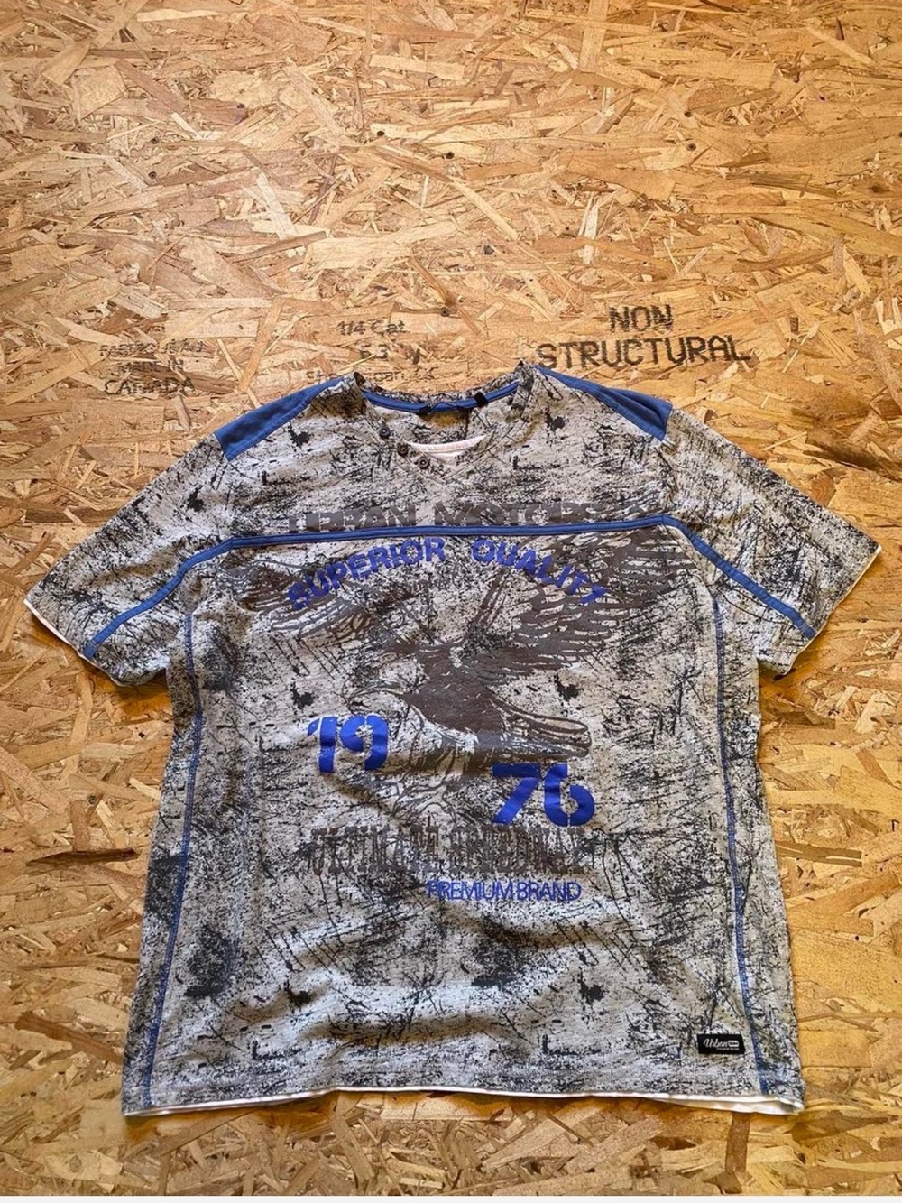 Y2K Graphic Short-Sleeve Tee in Blue and Gray